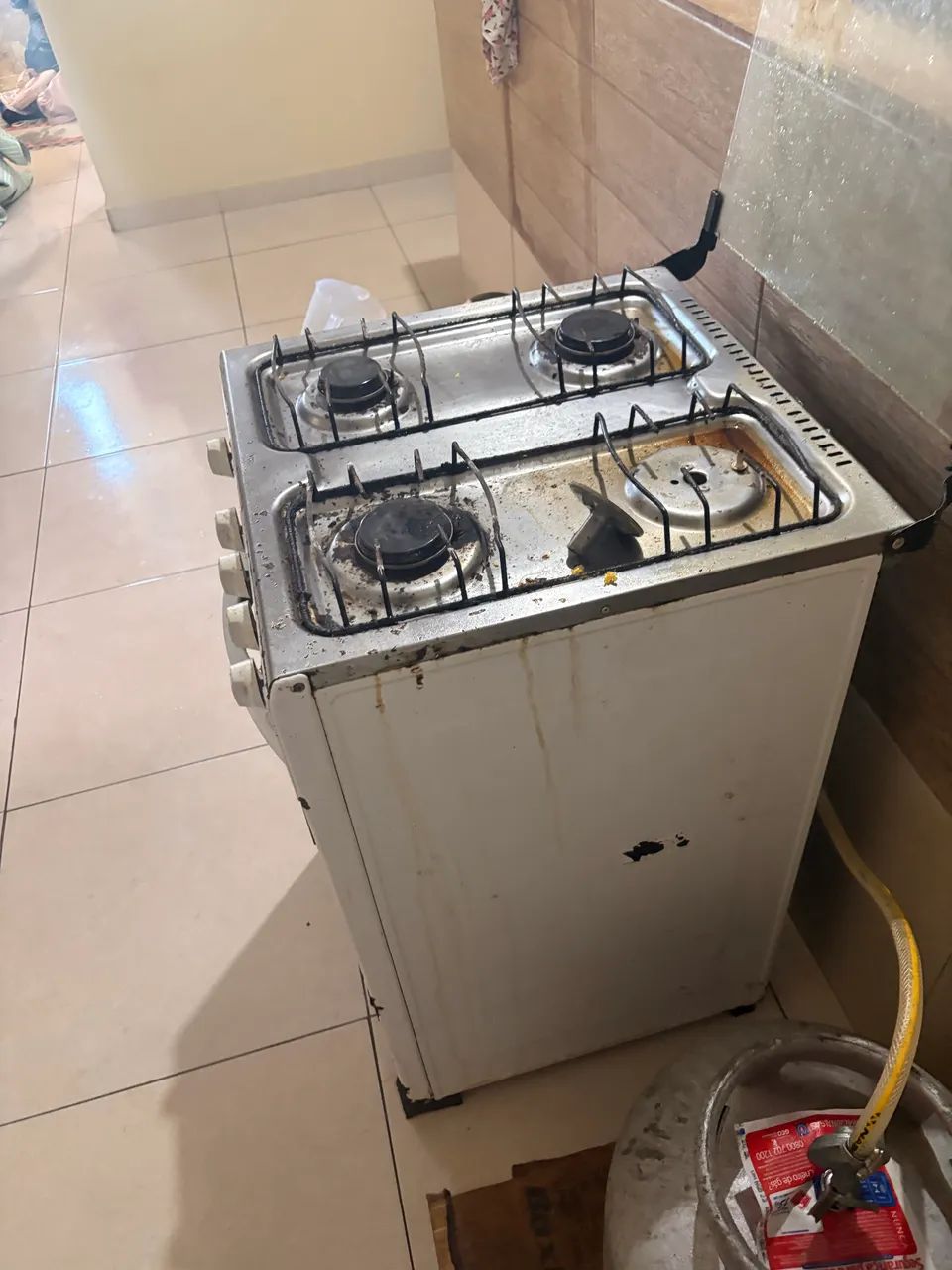 Vende-se fogão e sofá 