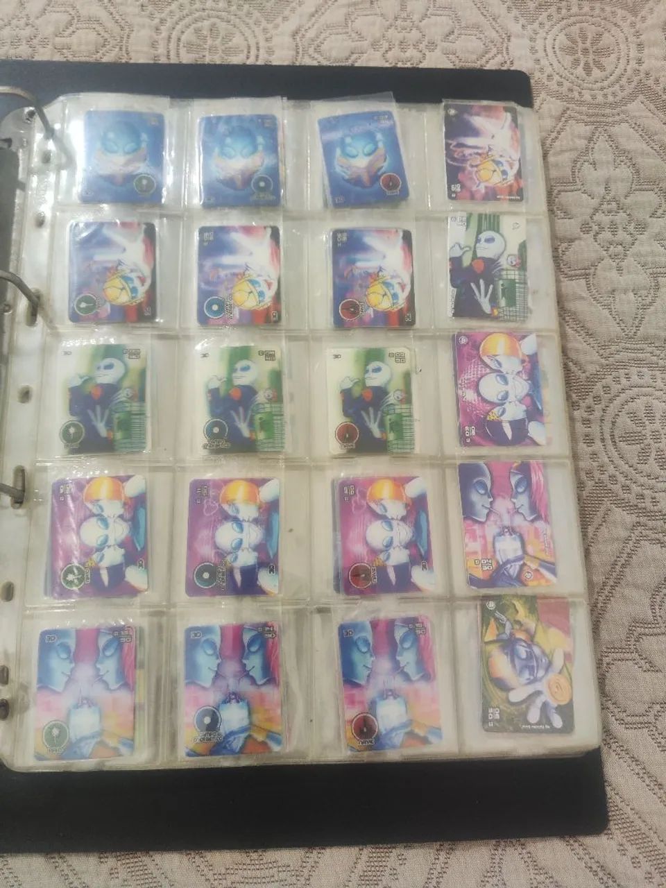 coleção conexão alien elma chips faltando 1 card