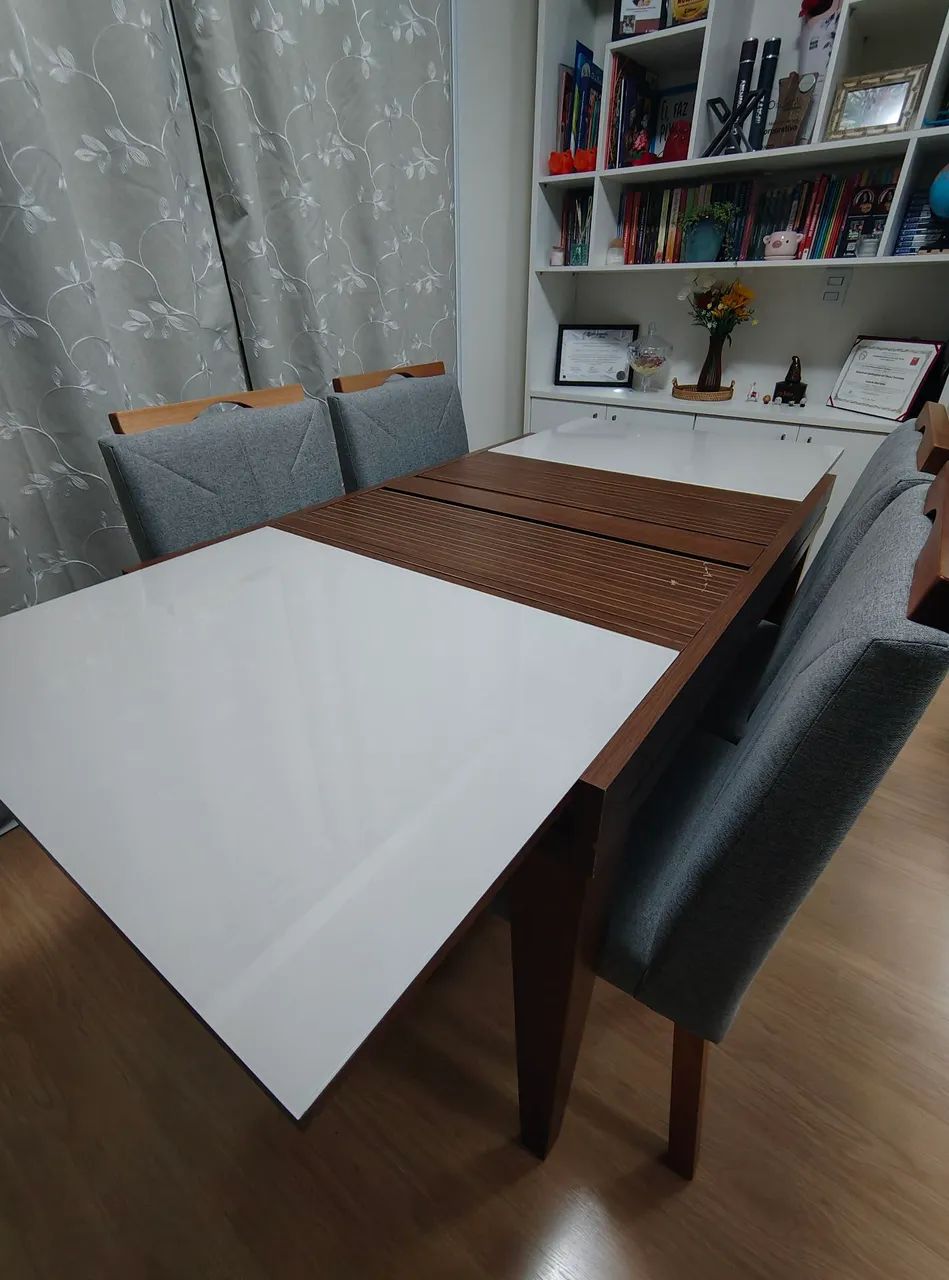 Mesa Extensível 4 Lugares + 4 Cadeiras Impermeabilizadas - Foto 3