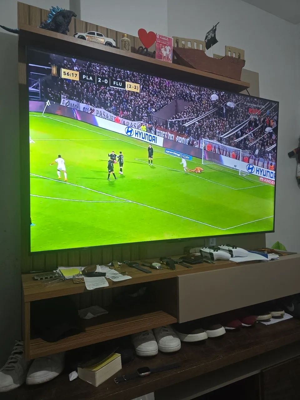 Vendo essa TV TCL 65 polegadas 