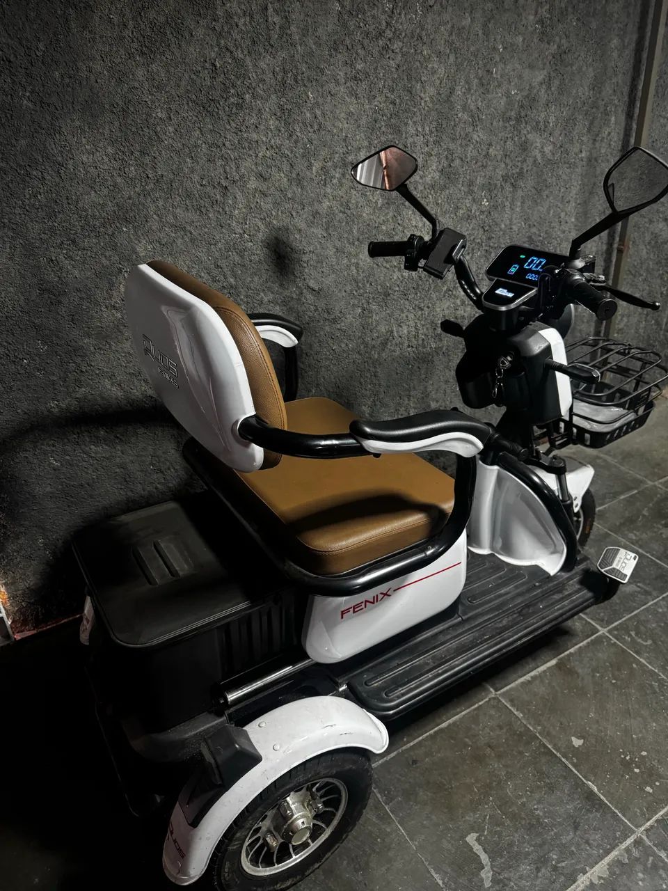 Triciclo elétrico