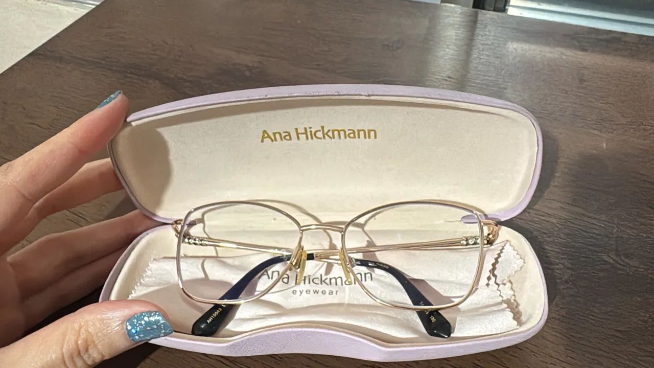 Óculos Ana Hickmann 