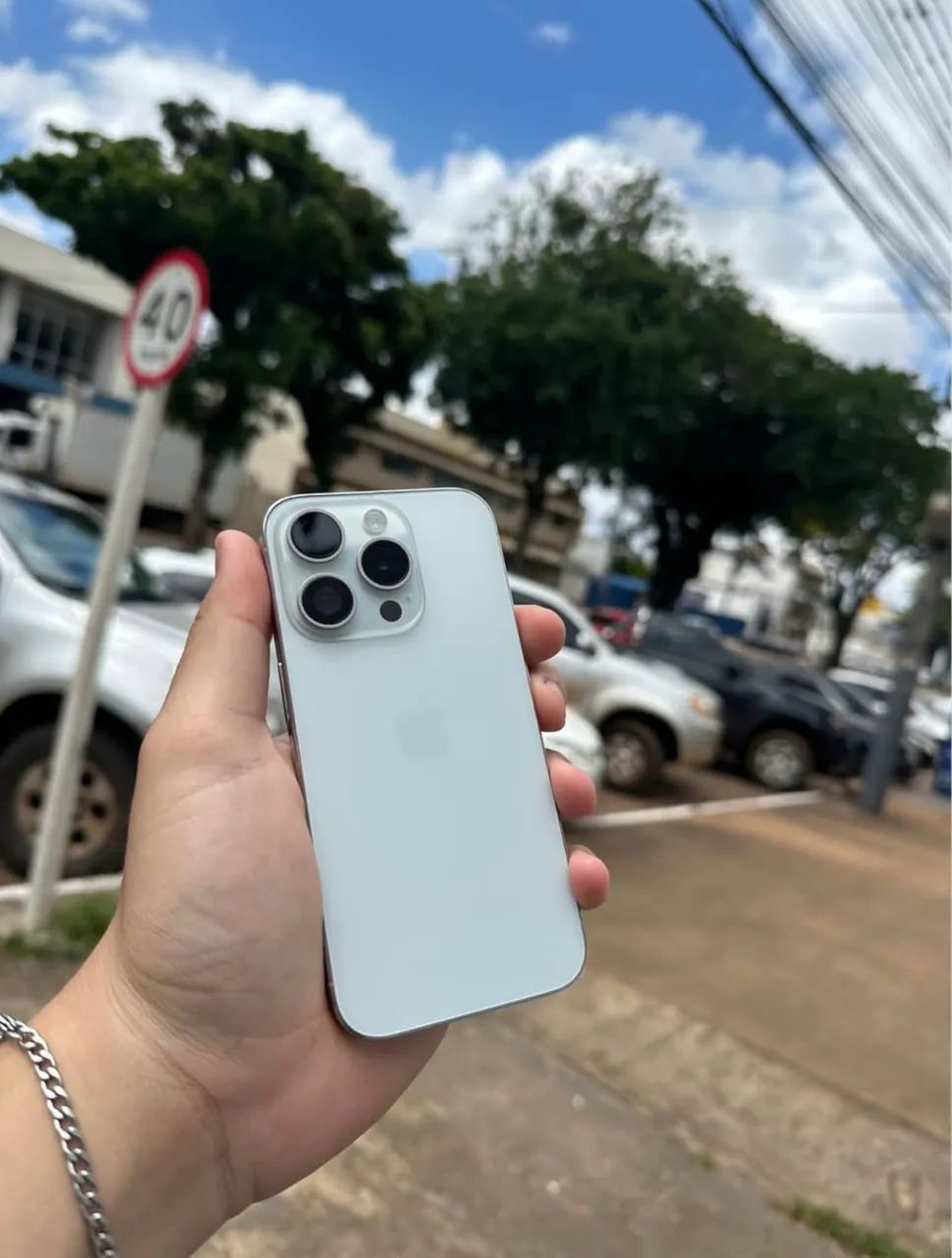iPhone 15 Pro 128GB ? PARA RETIRADA DE PEÇAS