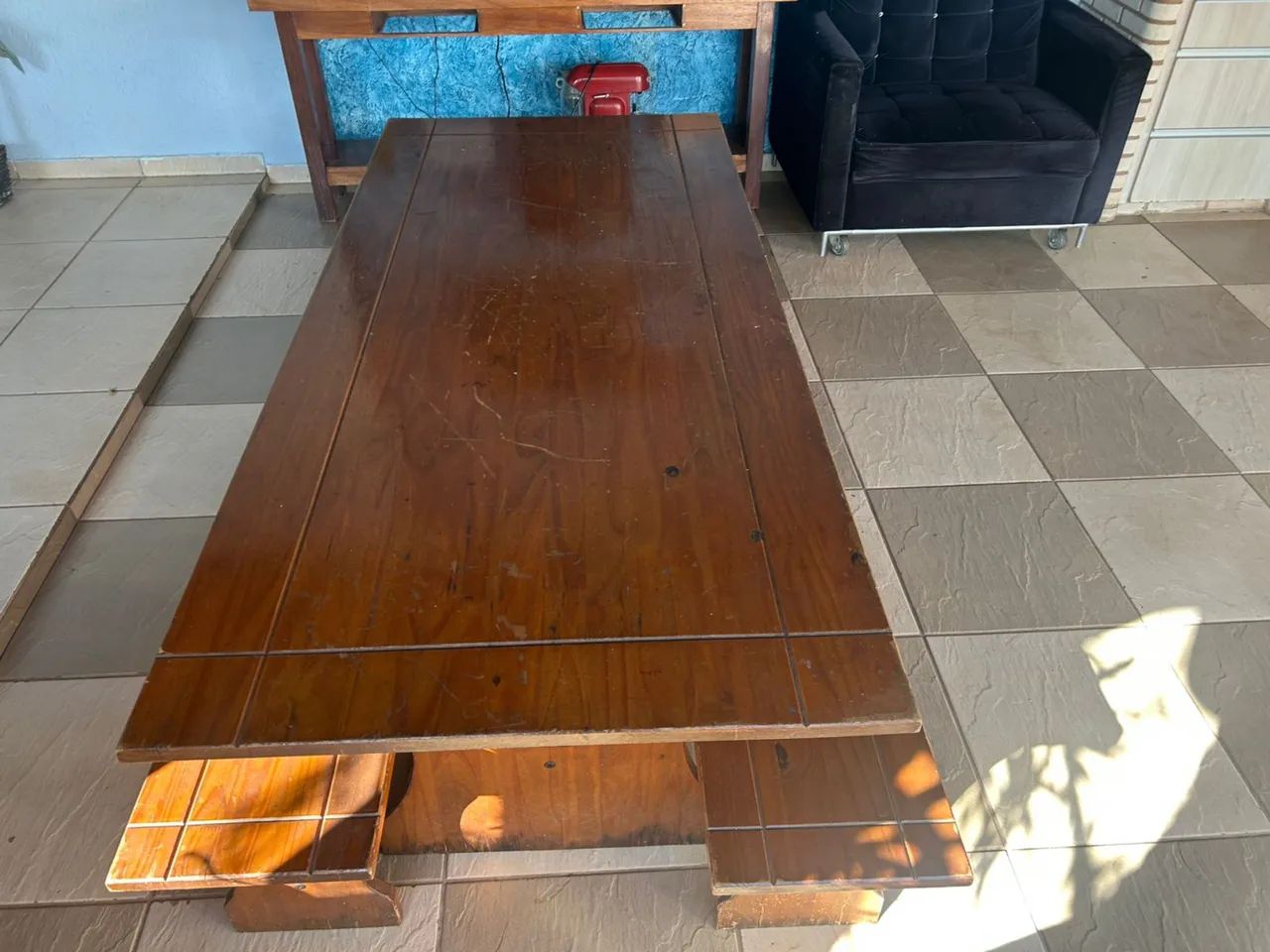 Mesa e bancos