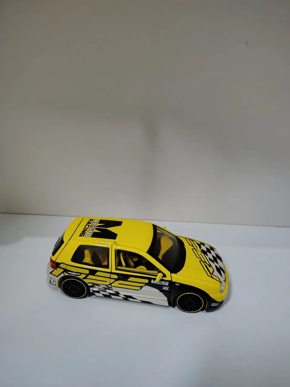 Careo golf corrida Maisto 1:24