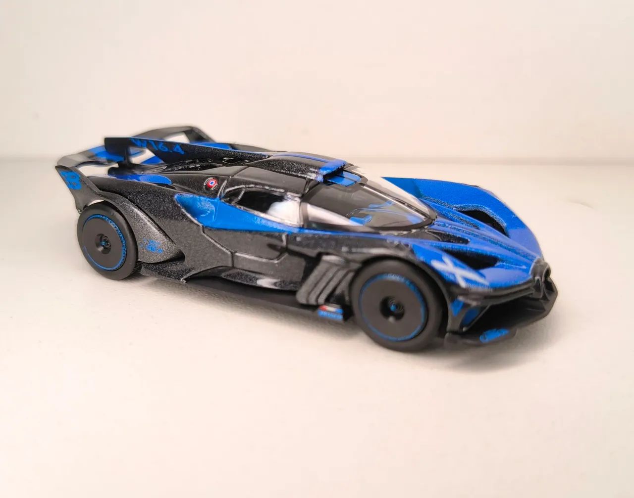 Dupla Bugatti Bolide Bburago 1:64 tamanho Hotwheels  - Foto 4