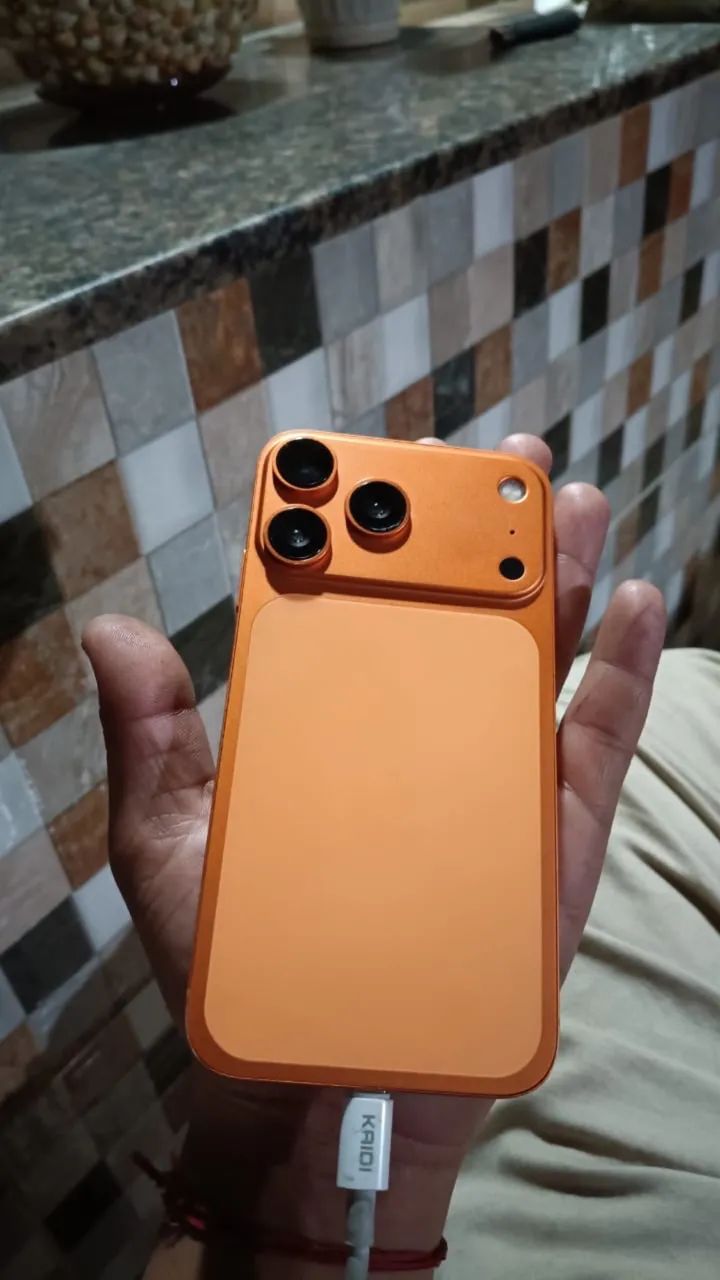 Xr na carcaça do iPhone 17  pro  - Foto 3
