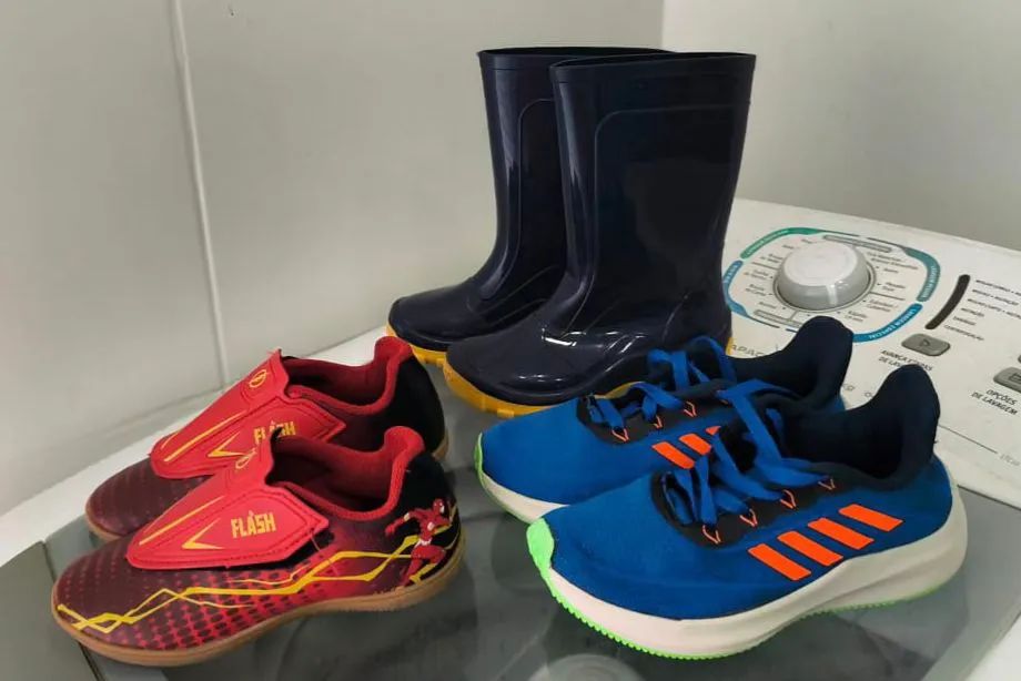 Tênis, Chuteira do Flash e Galocha 