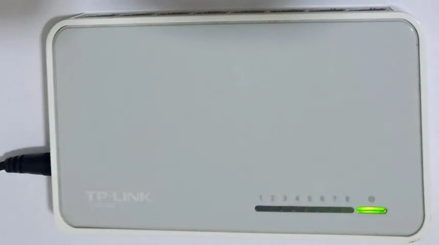 Switch de Rede TP-Link 8 Portas Ethernet TL-SF1008D Hub Internet P/ TV Box, PC, Videogame  - Foto 3
