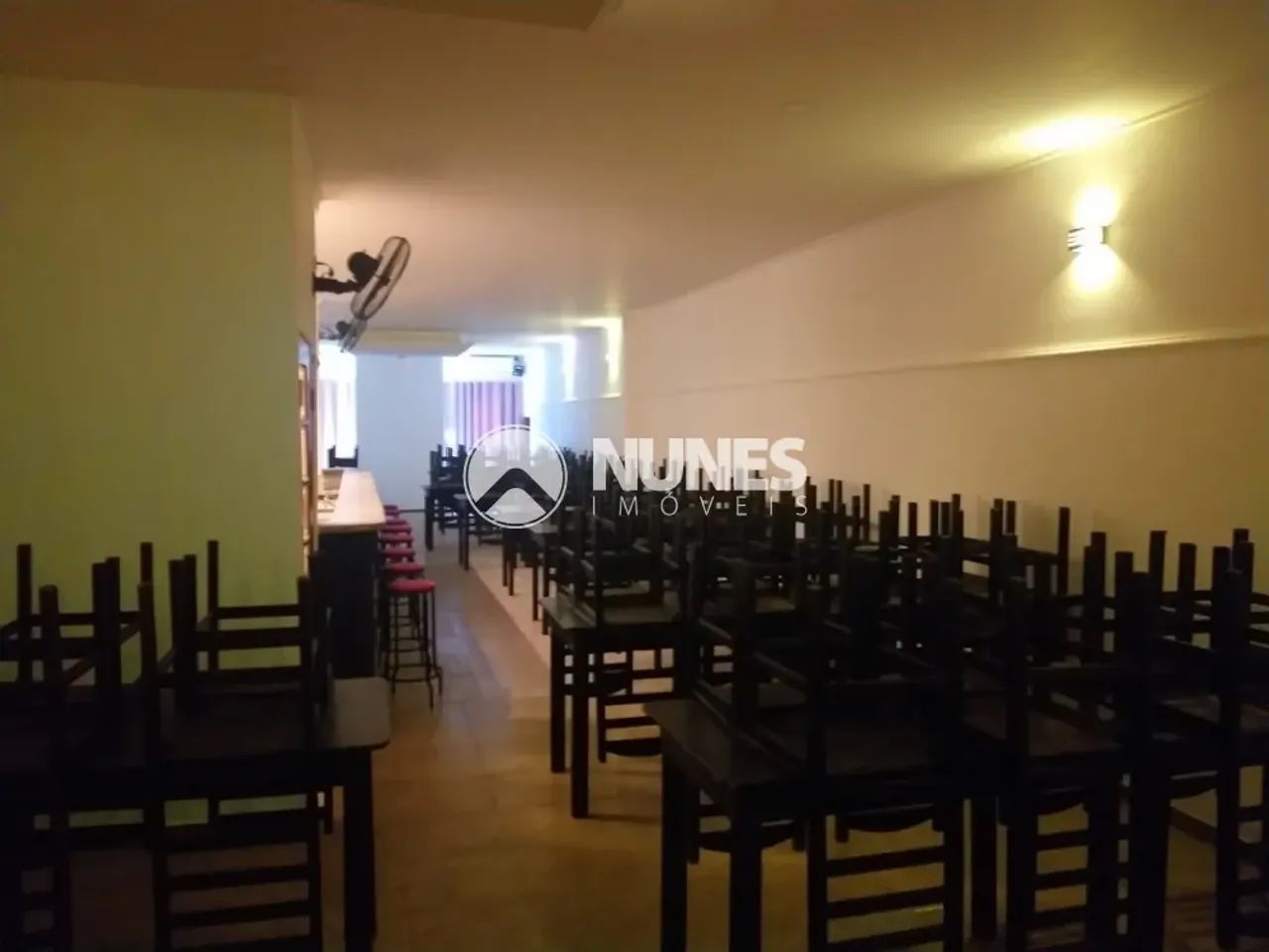 Imóvel contendo 3 salões sendo um pronto para restaurante e Bar e duas casas! - Foto 4