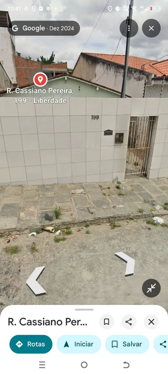 Vende_se uma casa para reforma com terreno 