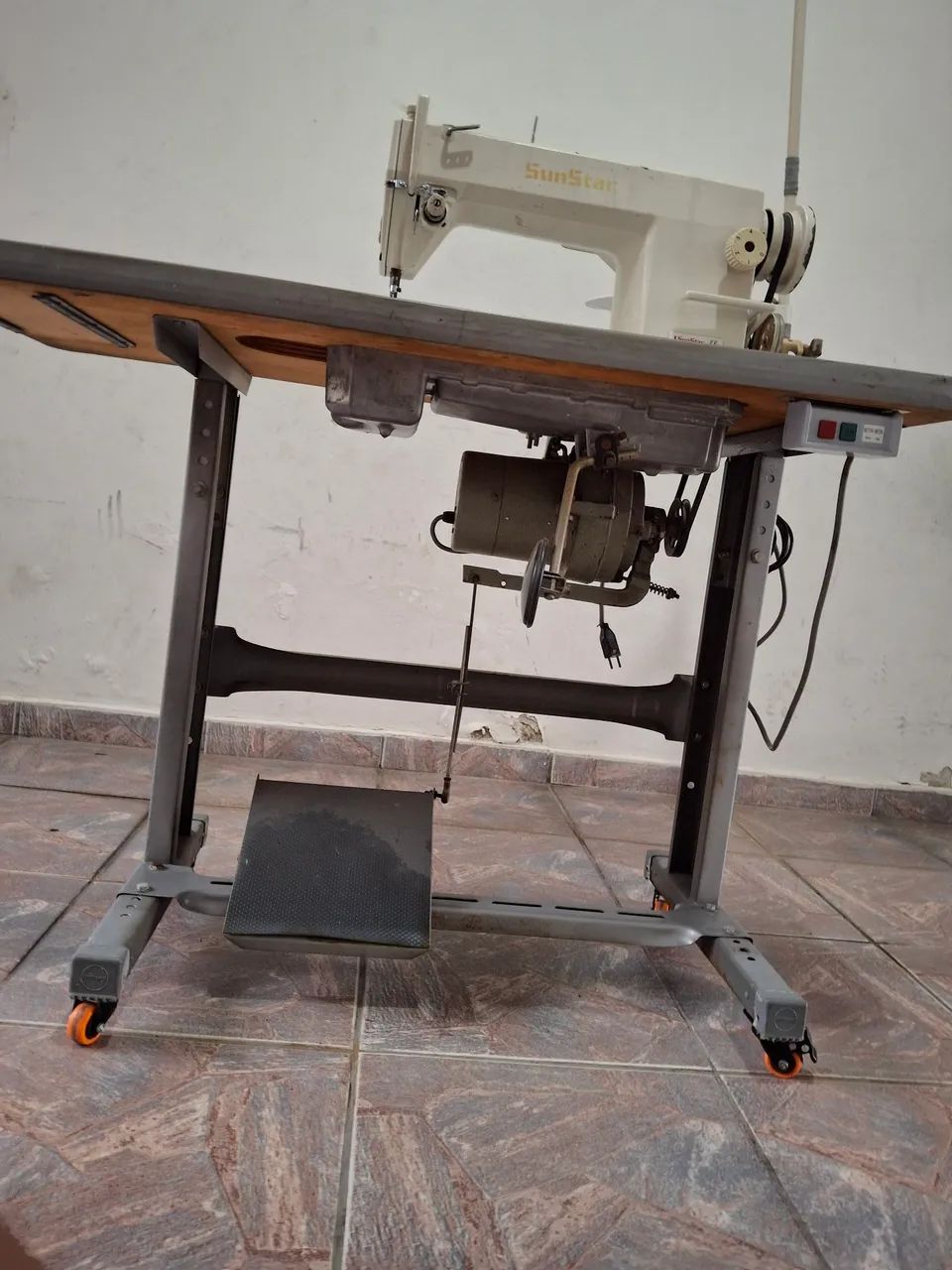 Maquina de costura industrial - Foto 3