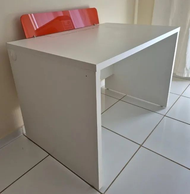 MESA PARA ESCRITÓRIO OU ESTUDO