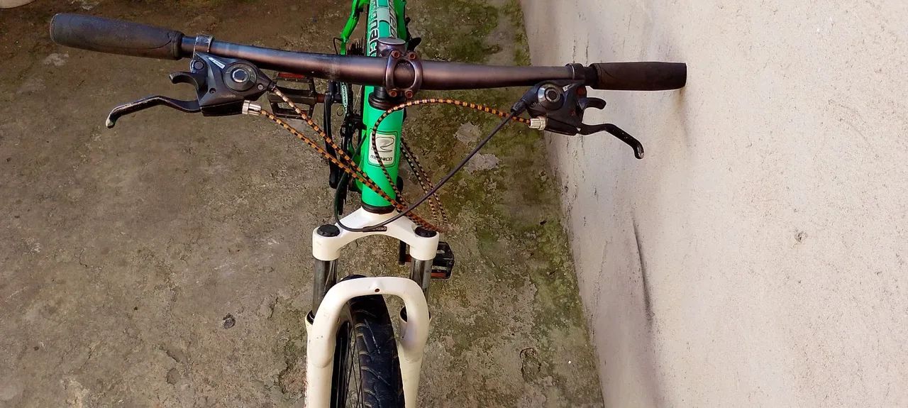 Bicicleta de alumínio aro 26  - Foto 5