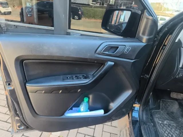 Ford Ranger Black 2.2 4X2 CD Diesel AUT 2023 - Foto 7
