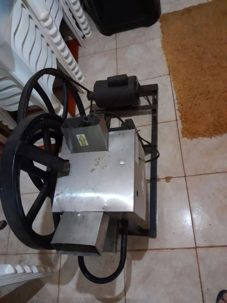Vendo engenho de cana usado 220w, em ótimo estado, valor 3.000,00 reais  - Foto 2
