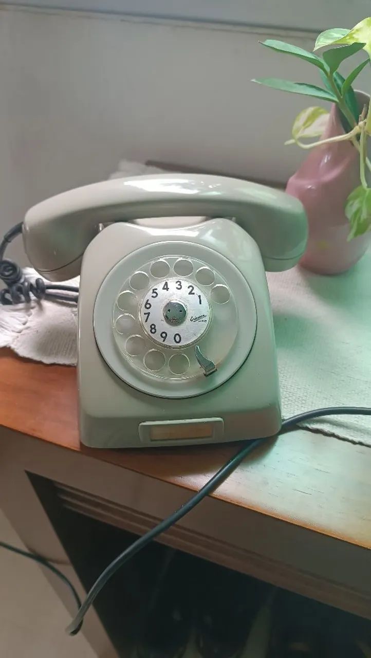 Aparelho de telefone antigo - Foto 2