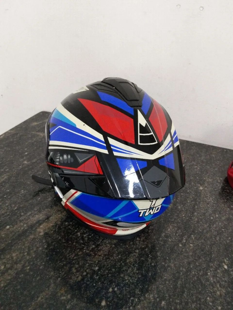 Capacete, TWO e Ótimo estado  - Foto 2