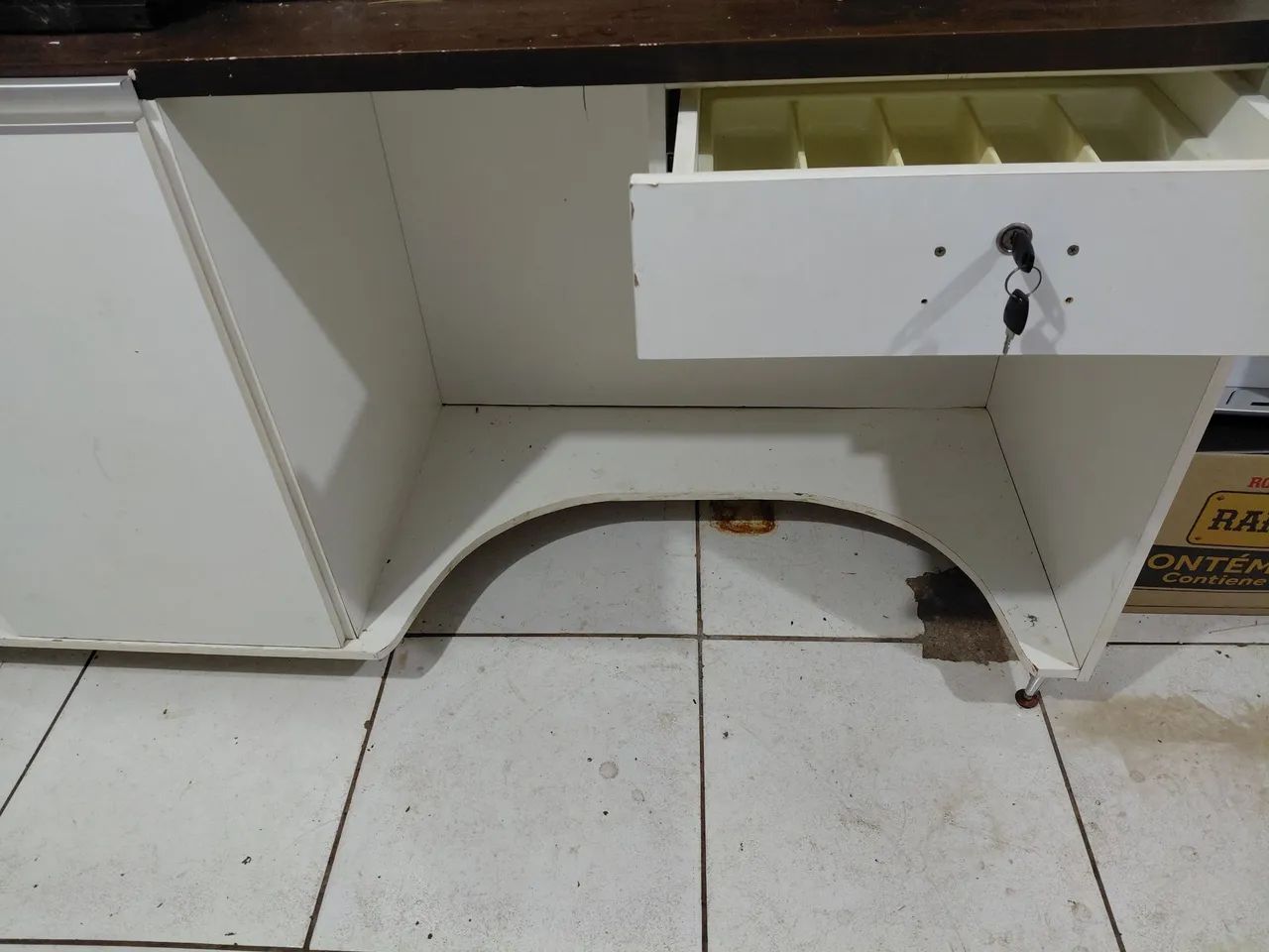 Vendo balcão, para conveniências. - Foto 2