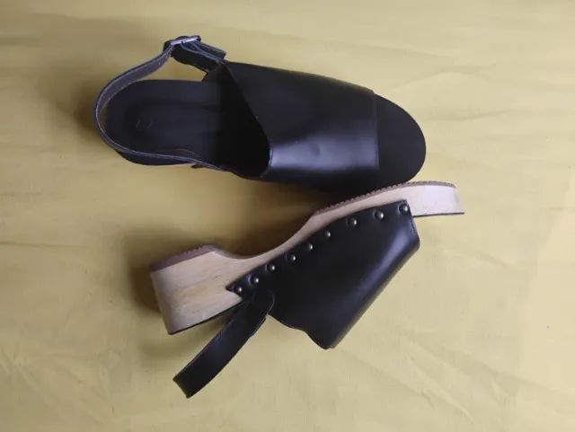 Clog de couro e madeira artesanal  - Foto 2