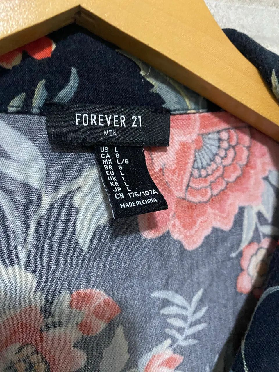 Camisa masculina florida marca Forever 21 - Foto 3