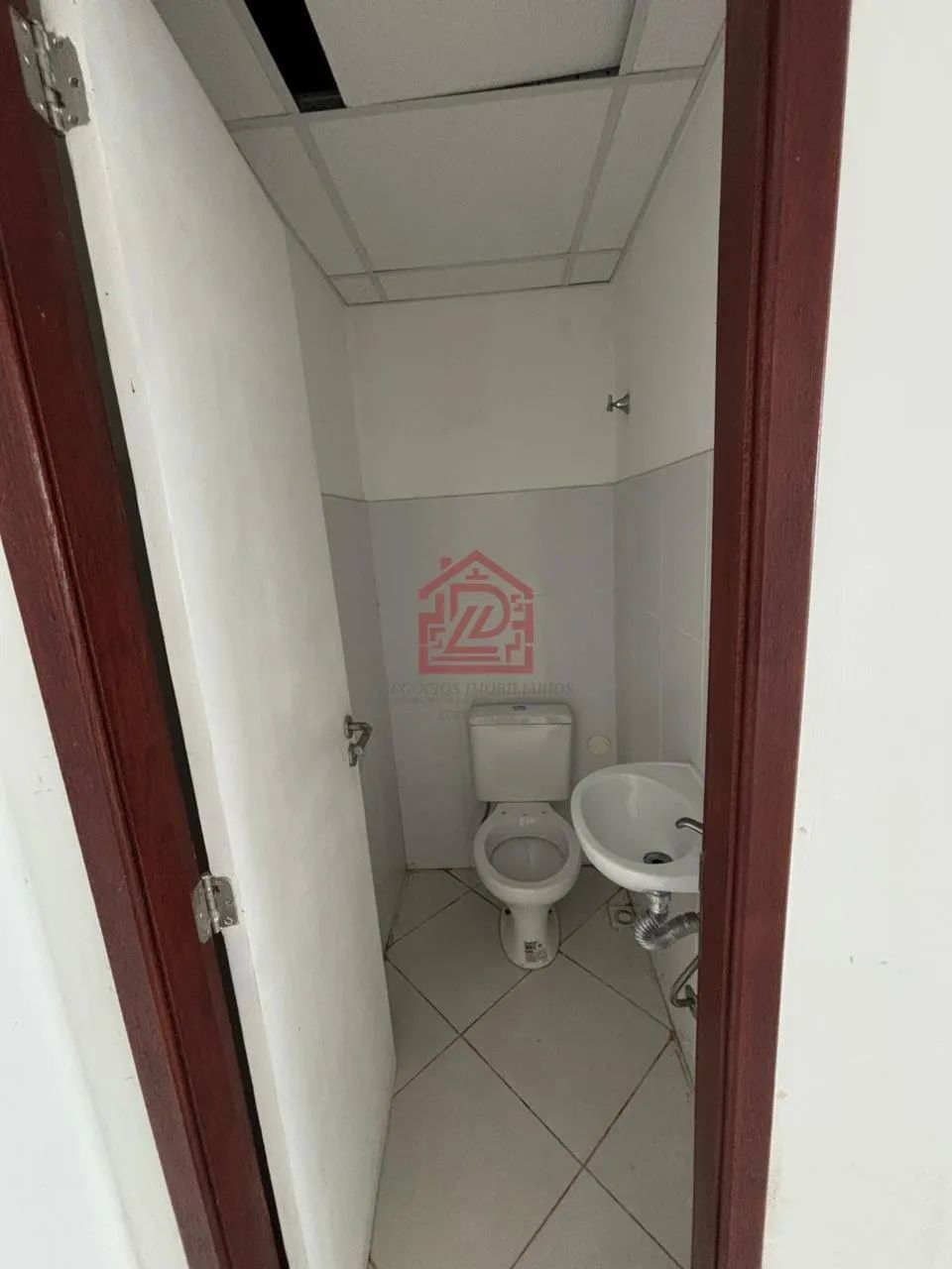 Sala em Imbetiba, Macaé: 29m² à Venda e Locação - Foto 4