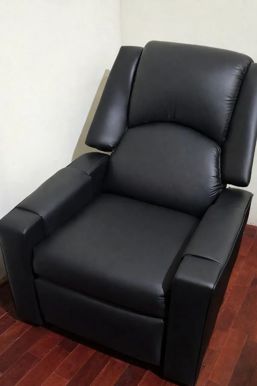 Poltrona Reclinável Semi Nova - Foto 2