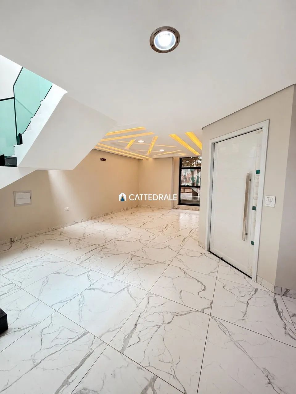 Sobrado novo com piscina - Foto 3
