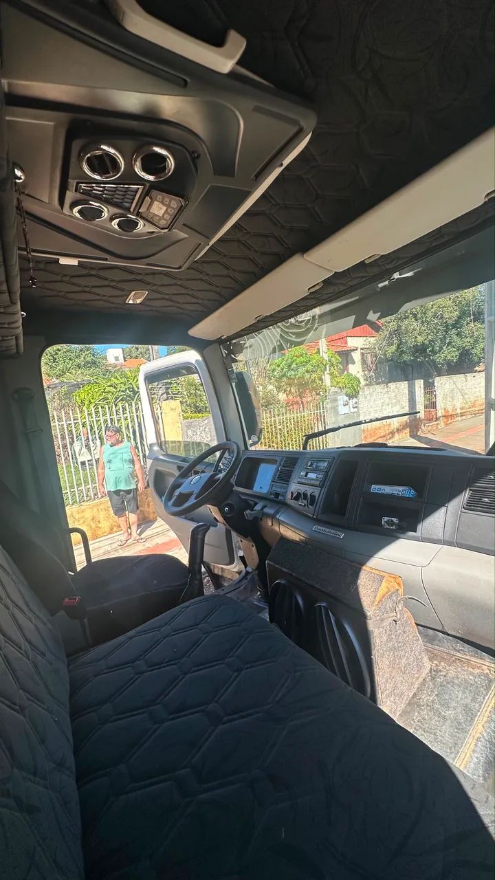 Vende se caminhão auto fossa  constellation 24.250  - Foto 8