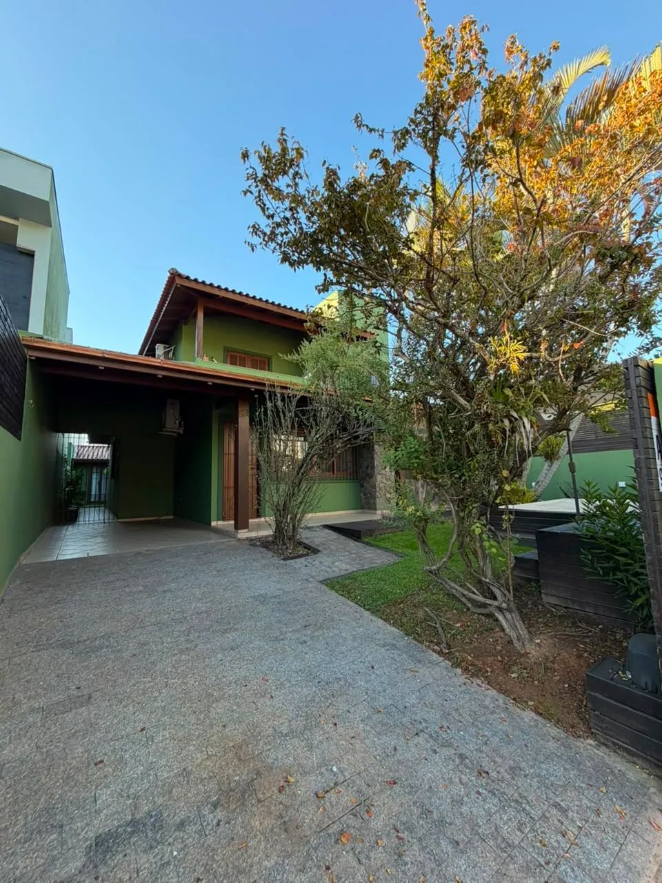 Excelente casa mobiliada com 2 pavimentos, sendo no piso térreo 2 dormitórios, 1 bwc, sala - Foto 5