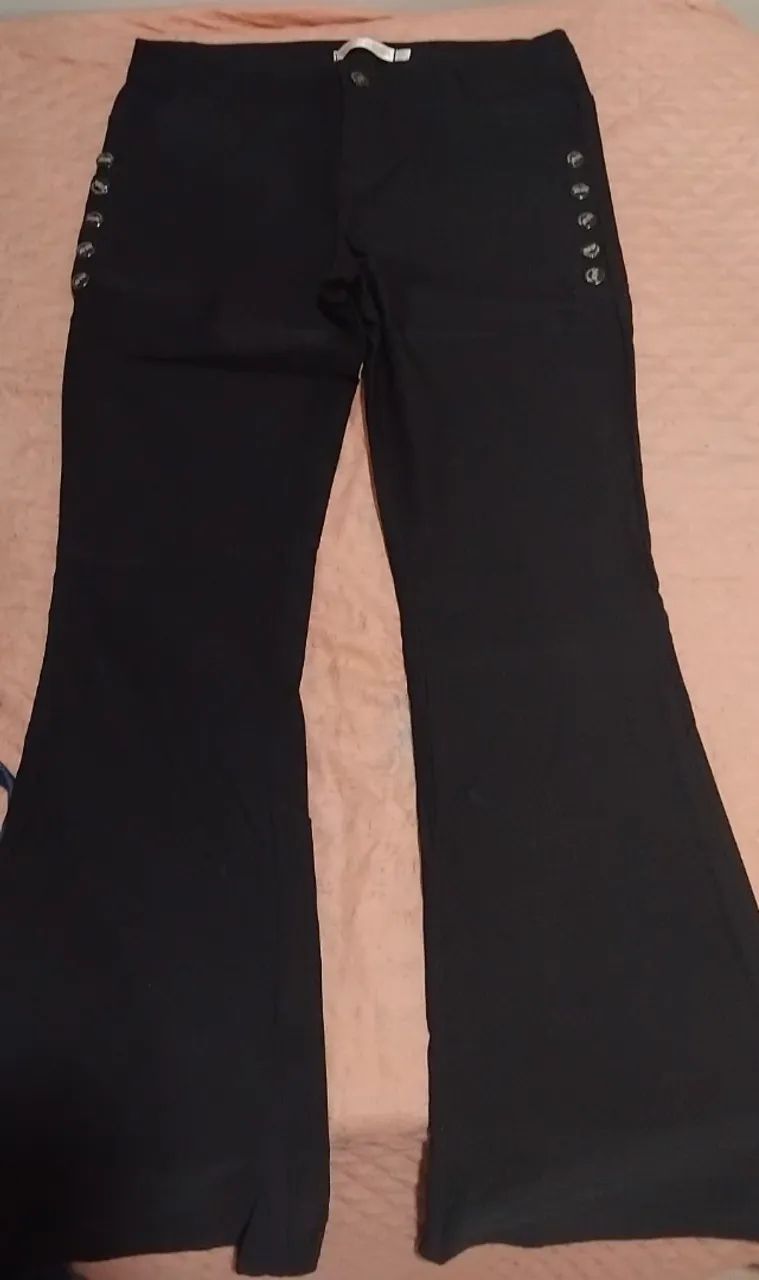 Roupas usadas em bom estado de conservação 