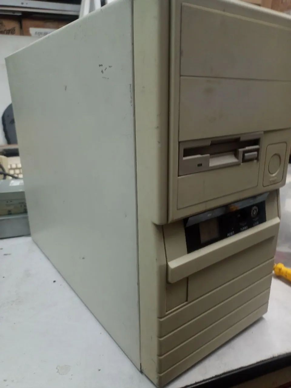 Gabinete de CPU antigo retrô (leia o anúncio) - Foto 2