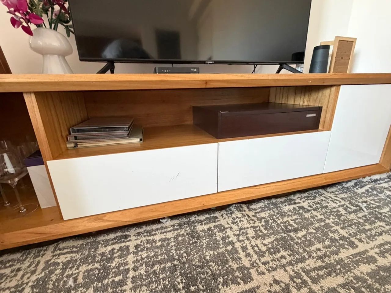 Rack Para TV Até 55 Polegadas - Madeira E Laca Branca (Moderno) - Foto 3
