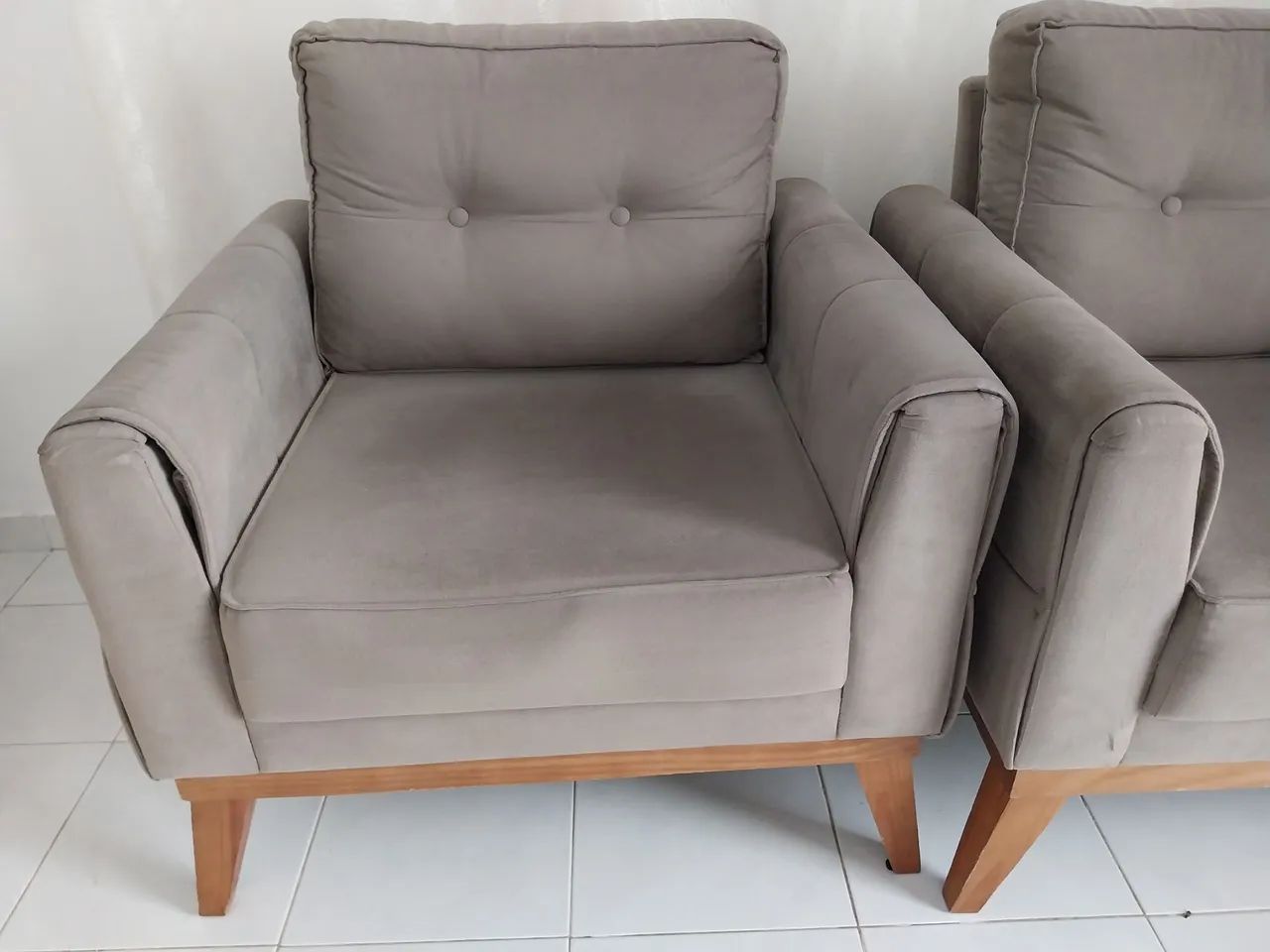 DUAS LINDAS POLTRONAS SEMI NOVAS - Foto 2