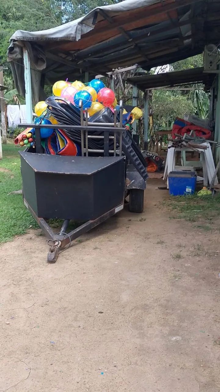 Vendo carretinha com baú p/ carro - Foto 2