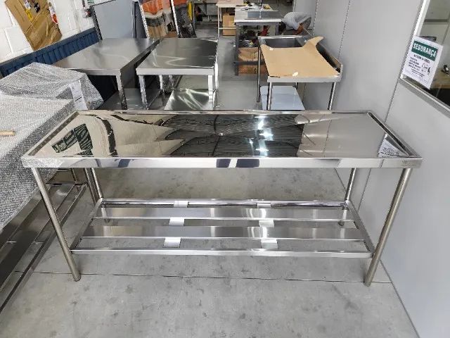 Bancada Central Profissional em Inox 2,80x0,70x0,90  - Foto 3