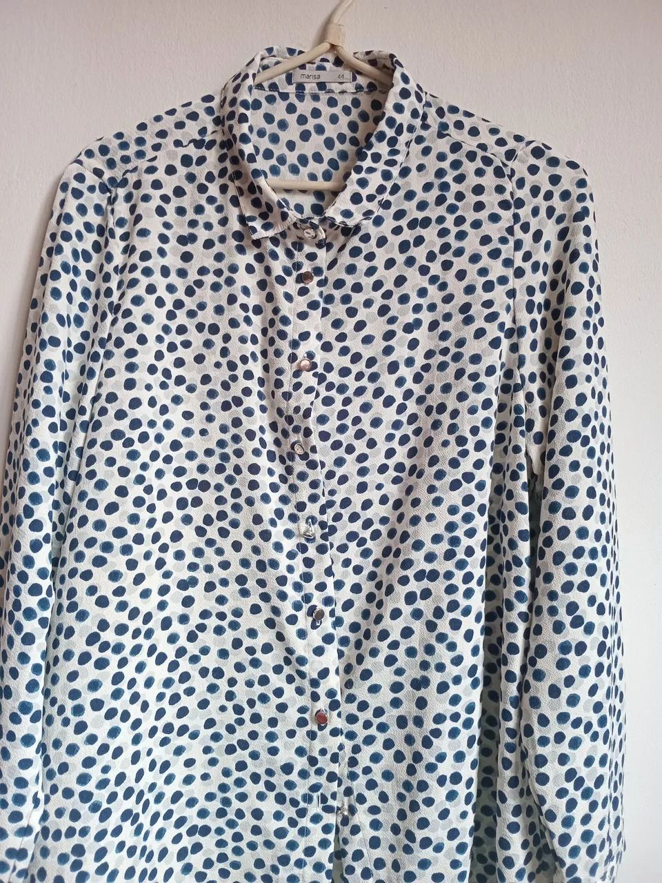 Blusa Tecidos de Bolinhas TAMANHO M - Foto 2