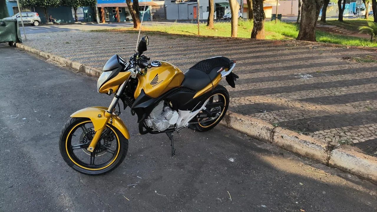 Vendo cb300 extra 