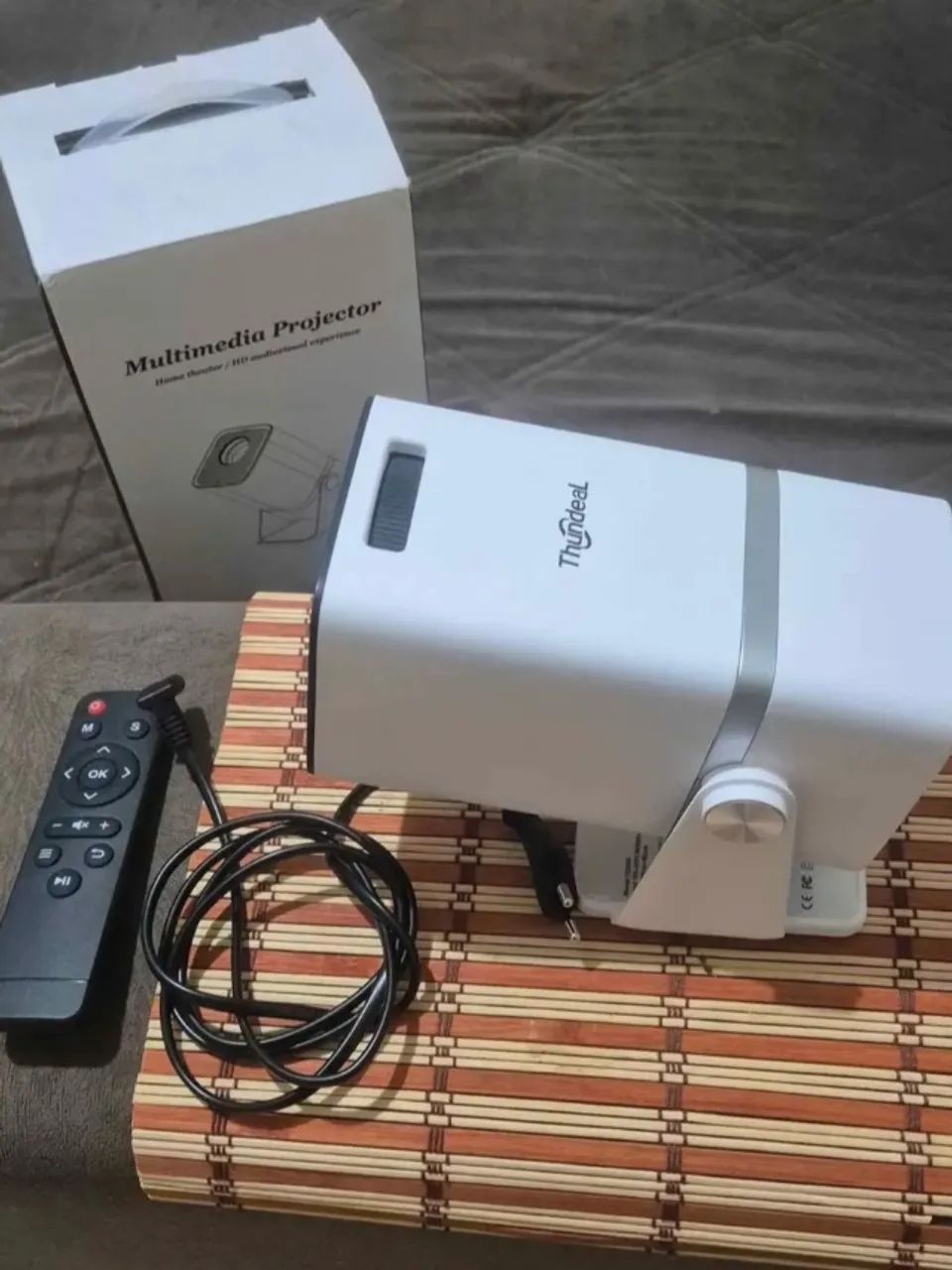  Projetor ThundeaL TD80W Full HD | Android e Wi-Fi Dual Band