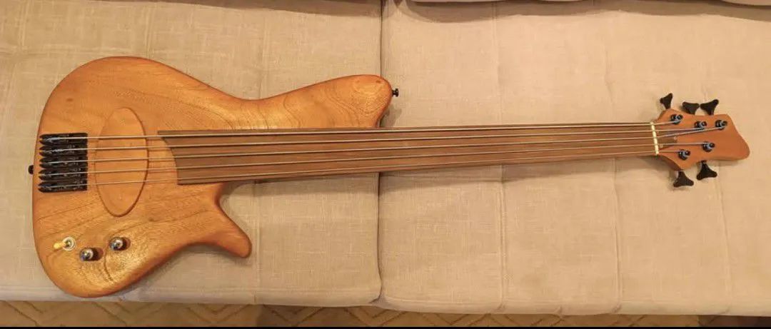 Vende-se bass fretles - Foto 4