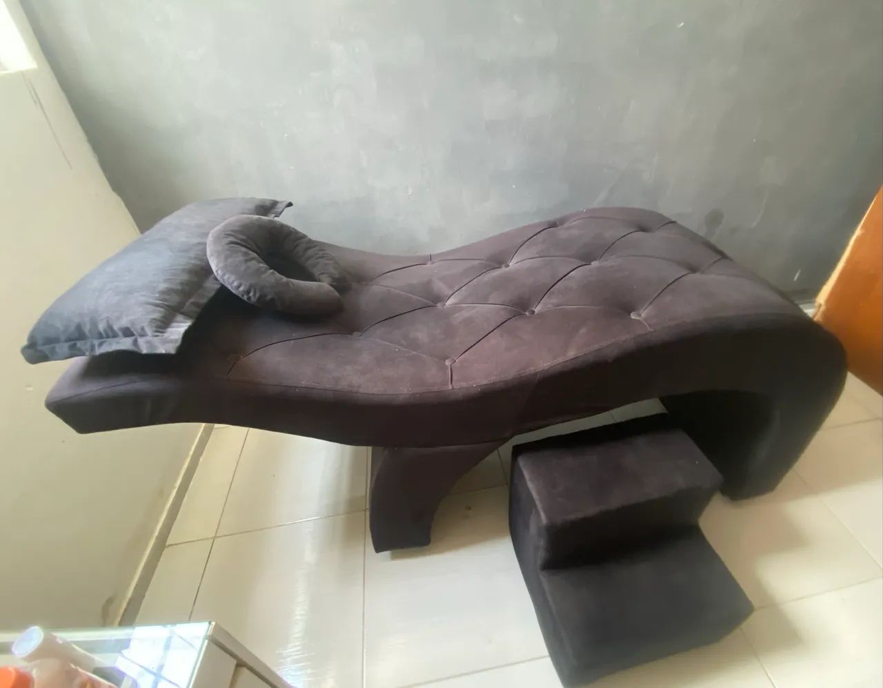 Maca luxo preta, com almofada e escada semi nova - Foto 2