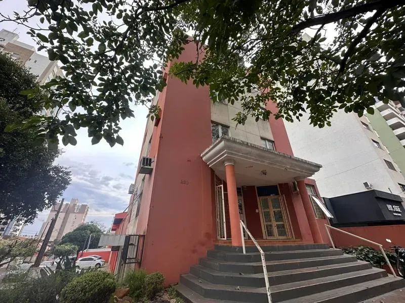 Sala comercial no centro, R. Santos, 30m²