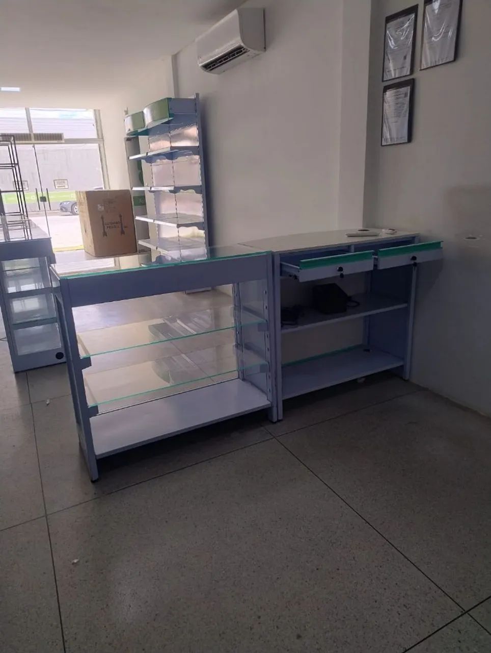 Gôndolas e Balcões pra Farmácia - Foto 2