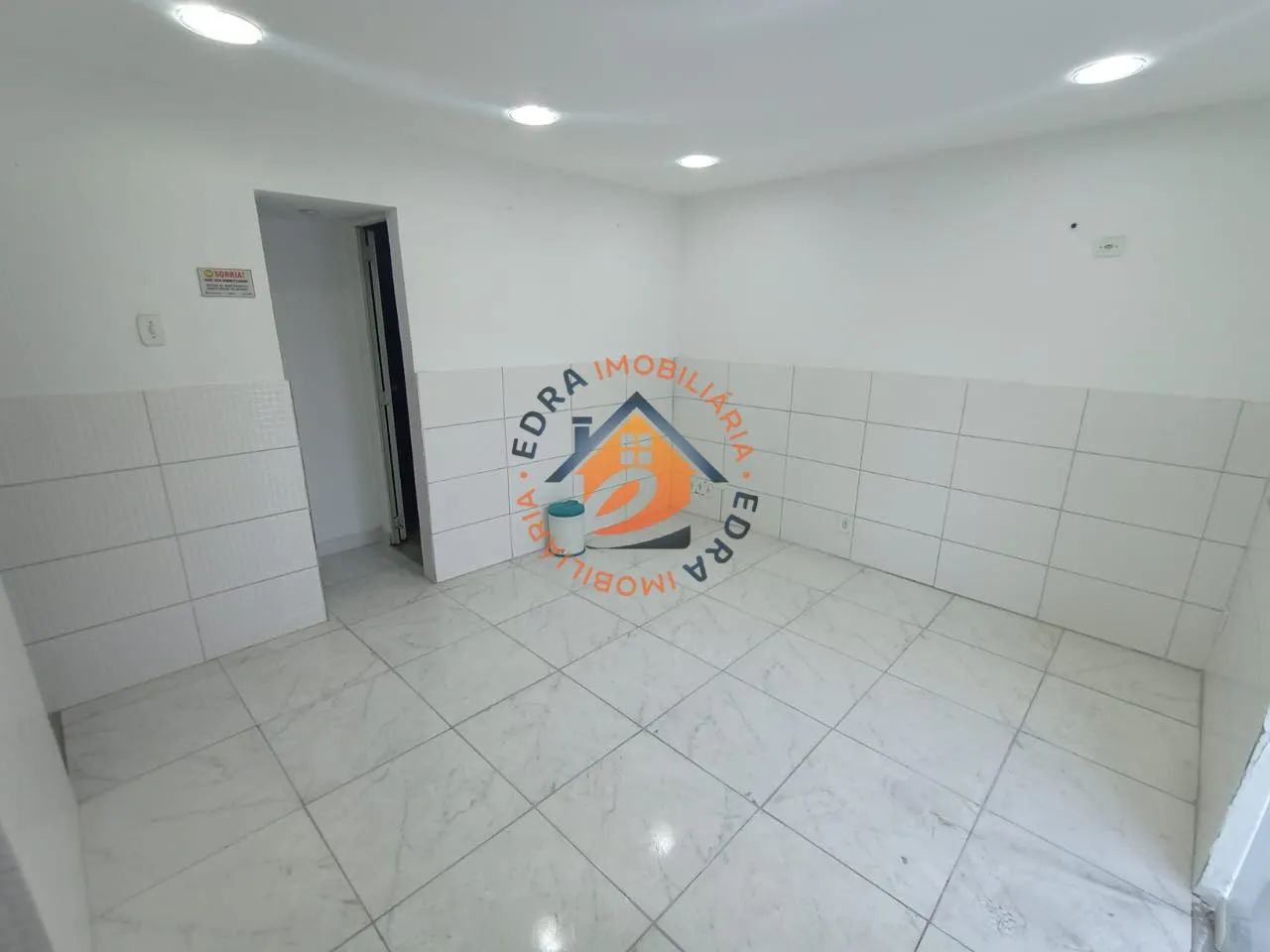 Casa comercial para aluguel em Bonsucesso