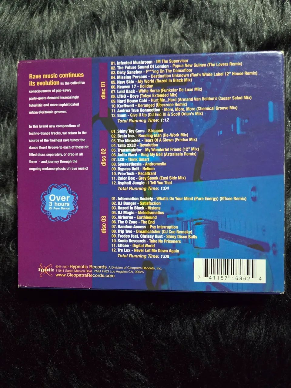 CD THIS IS RAVE - ELECTRO , 3 CDs , INGLÊS  , NOVÍSSIMO  ! - Foto 5