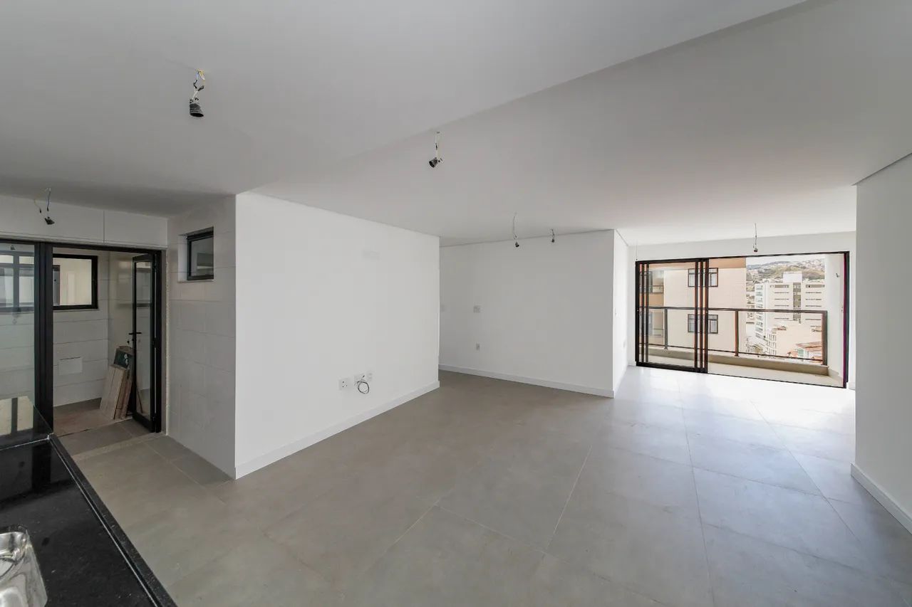 3 quartos novo e imponente perto do centro para venda