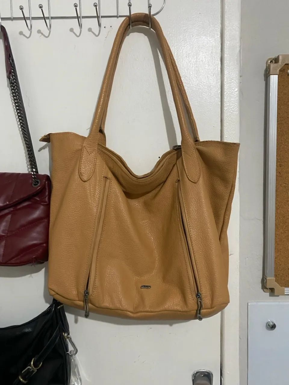 BOLSA DE OMBRO GRANDE MARROM/BEGE VIA MIA - Foto 2