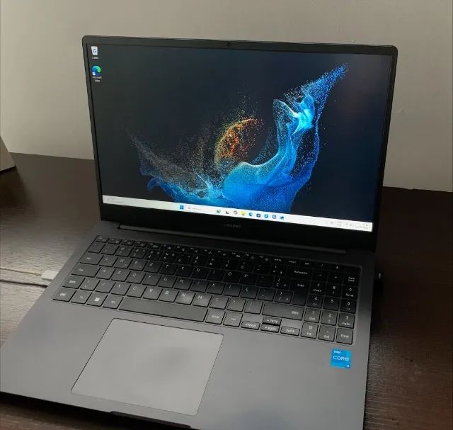Notebook i3 1215U | 8GB RAM | SSD 256GB | Full HD