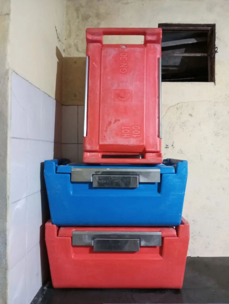 Caixa Hotbox Alimentos Termica 100 Litros Azul, Nova - Foto 3