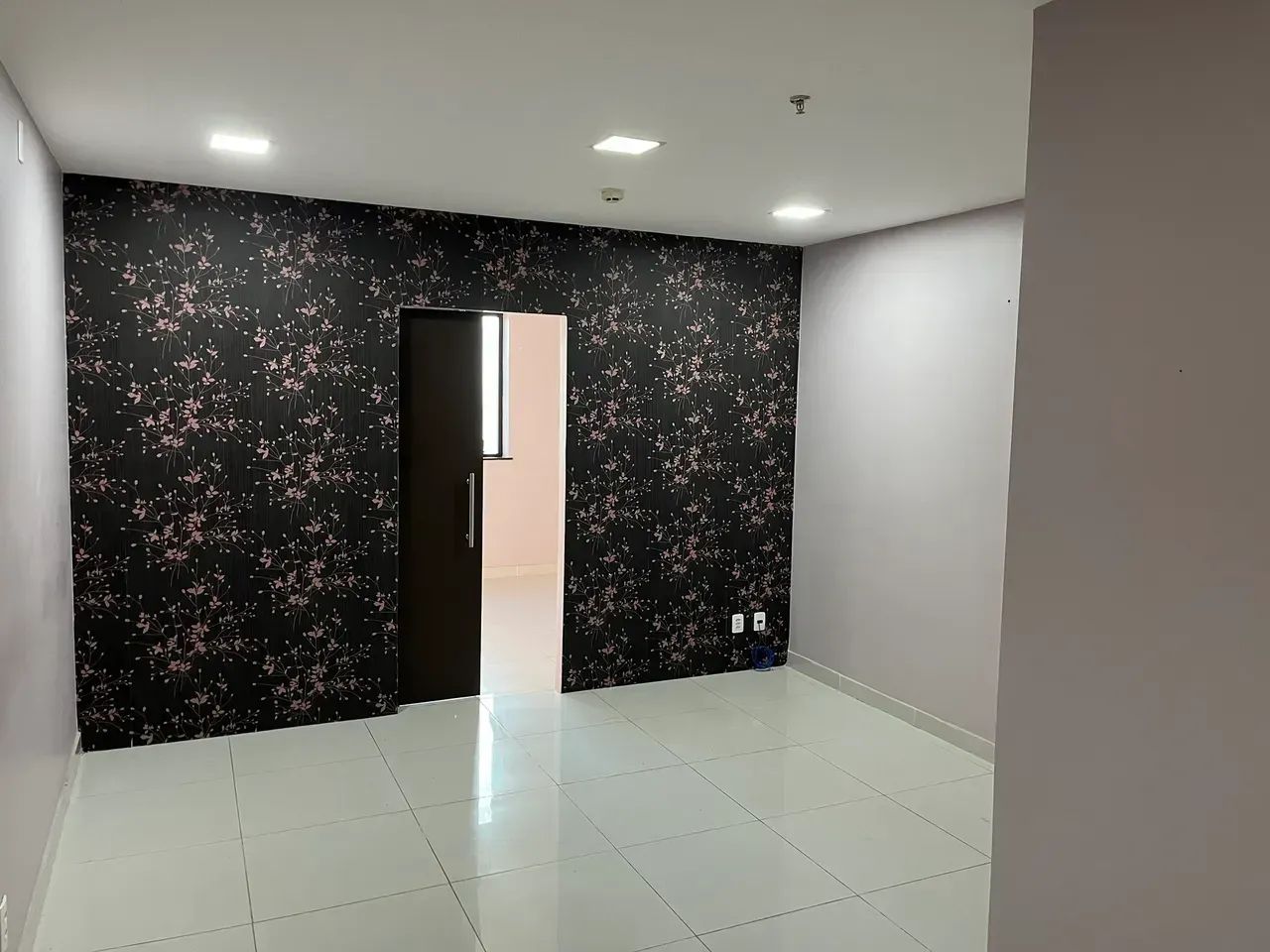 ALUGO SALA COMERCIAL ED.ROGÉLIO FERNANDEZ BUSINESS CENTER - Foto 3